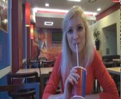 Анальный секс с блондинкой в туалете бара